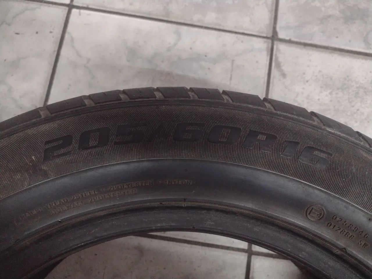 Pneu 205x60 R16 aeolus.. só 150.00 - Foto 3