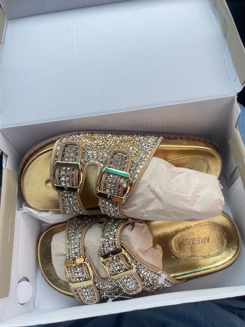 Sandálias Arezzo Douradas com Strass - Nova