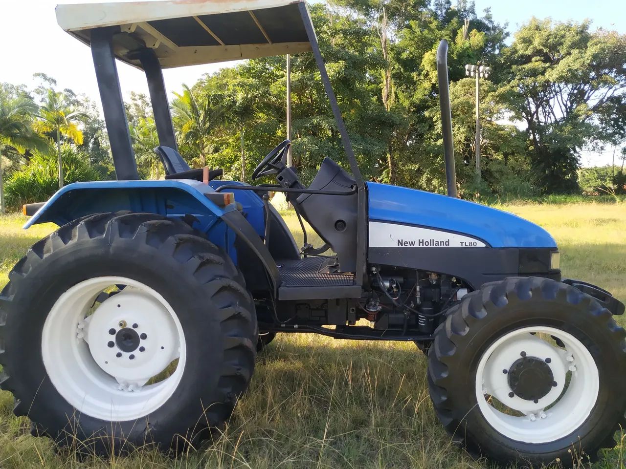 Trator New Holland TL 80 4X4  - Foto 6