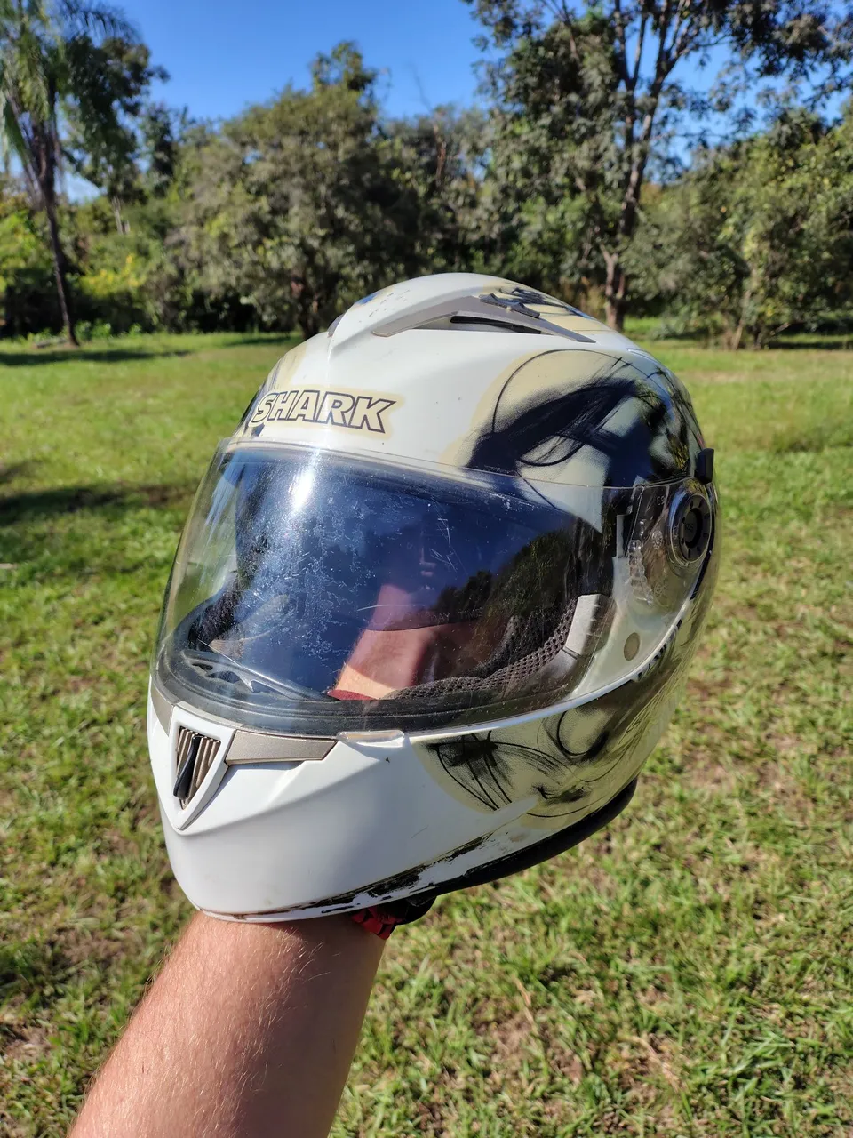 Capacete Shark - Branco com detalhes