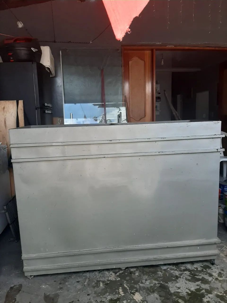 Balcão Comercial Resistente e Funcional