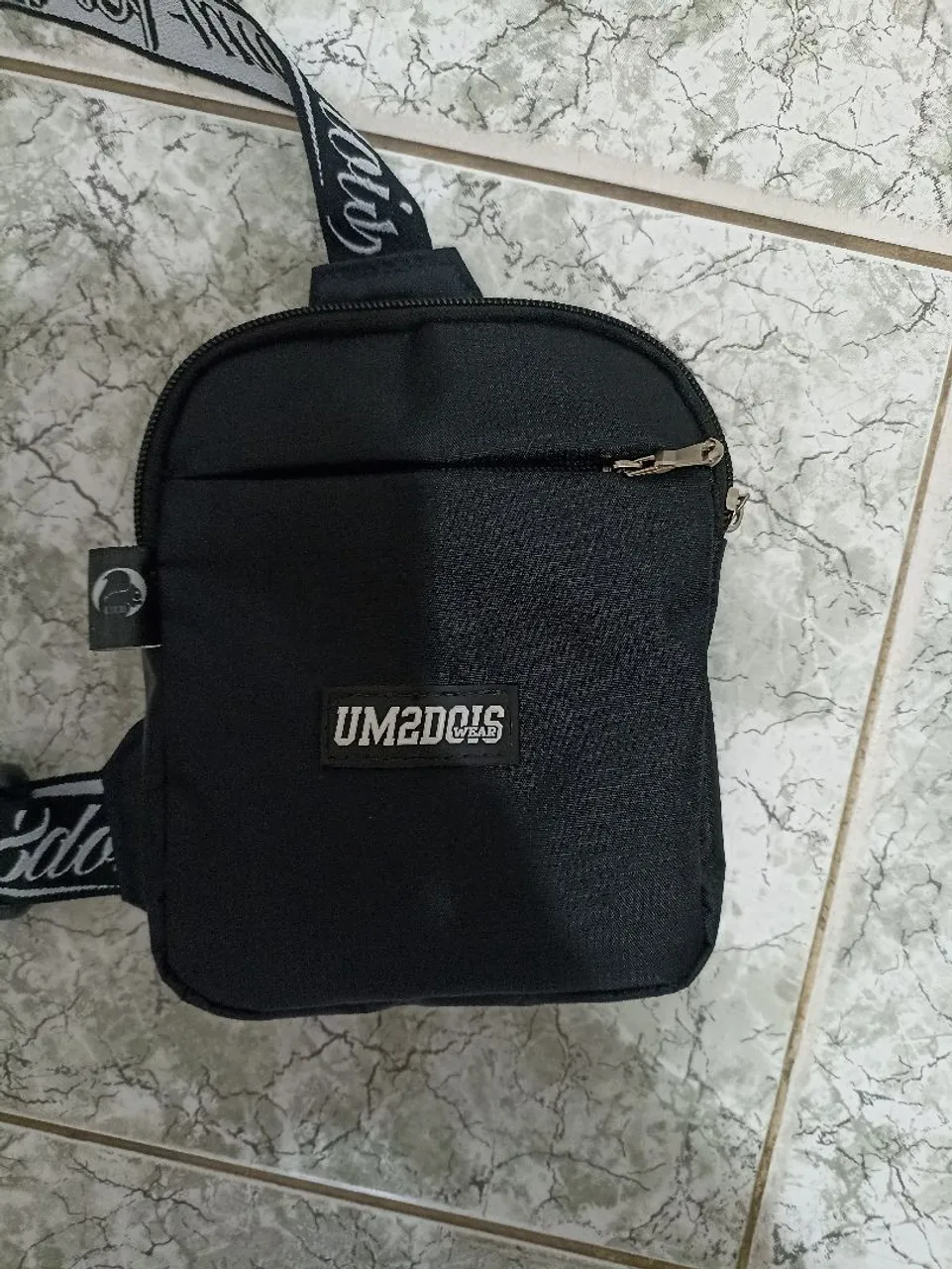 Bolsa transversal preta UM2DOIS Wear
