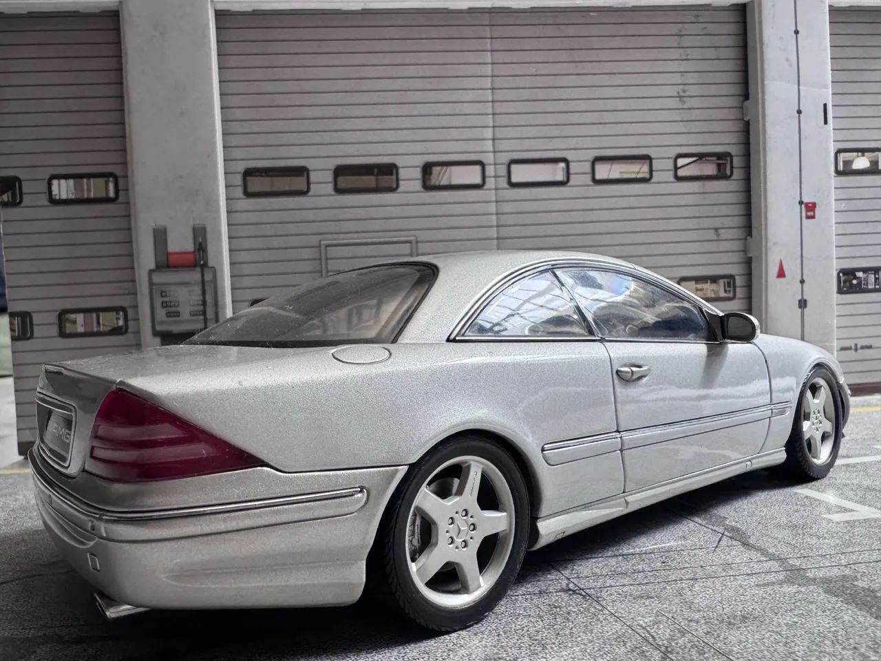 Mercedes 1/18 auto art (raridade)