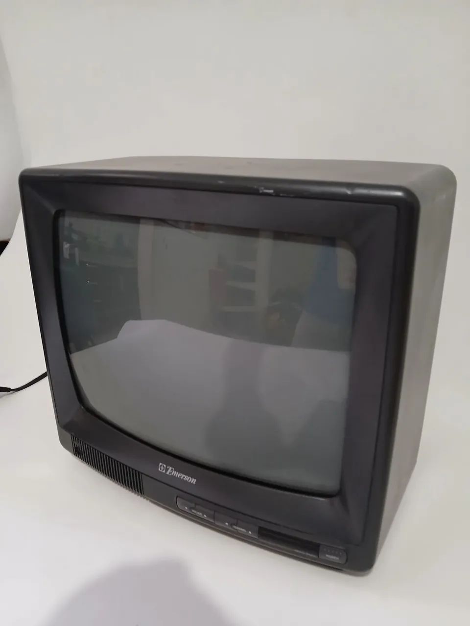 Antiga TV em Tudo anos 80 da Marca Emerson - Foto 2