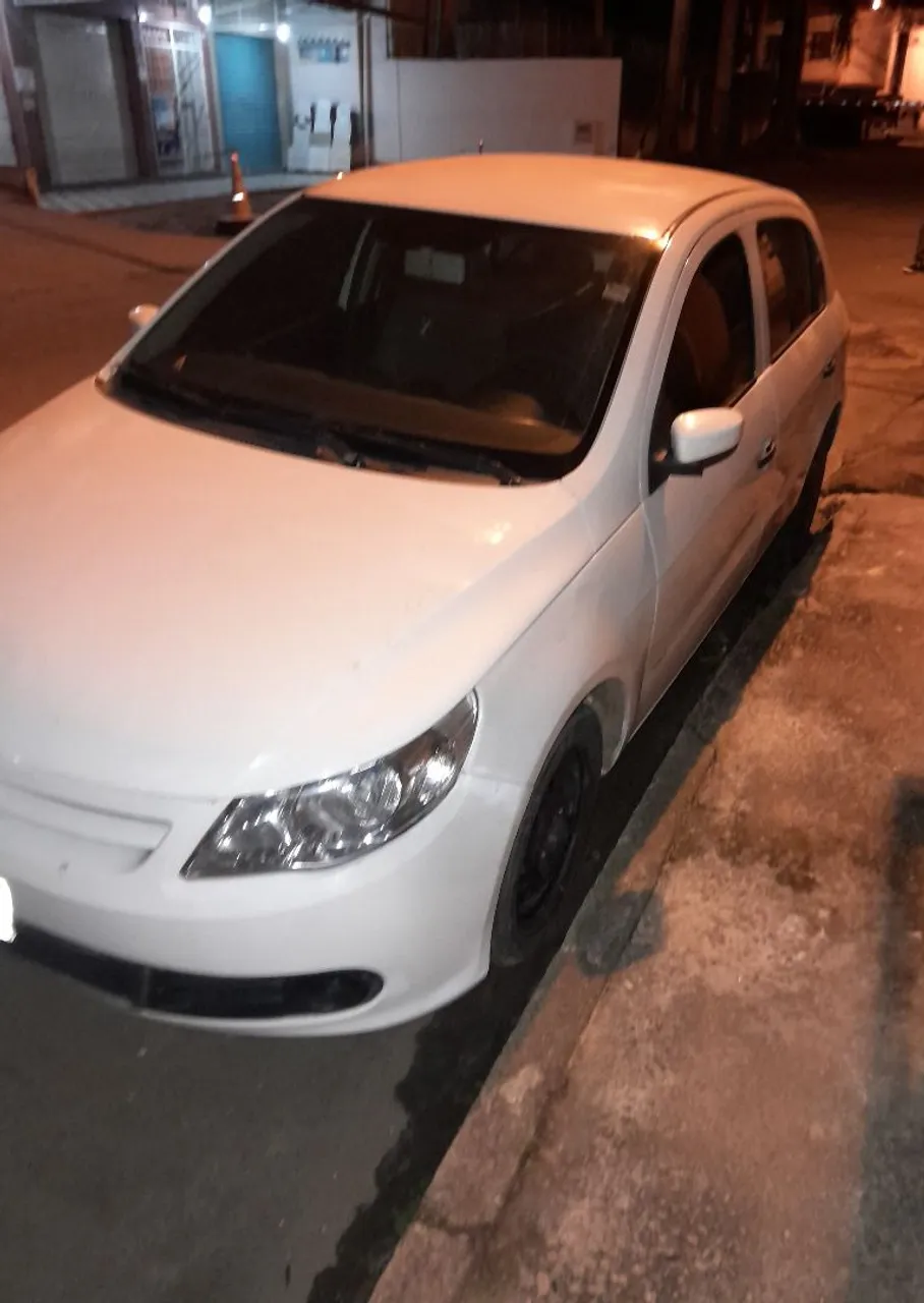 vendo um gol g5 1.0 8v 4p completo bom preço