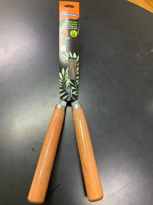 Tesoura de poda Tramontina para grama e arbustos