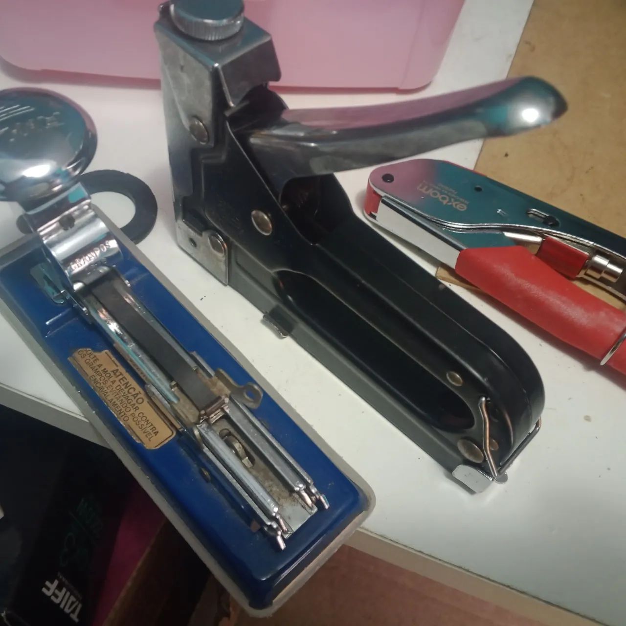 03 grampeadores usados funcionando perfeitamente 