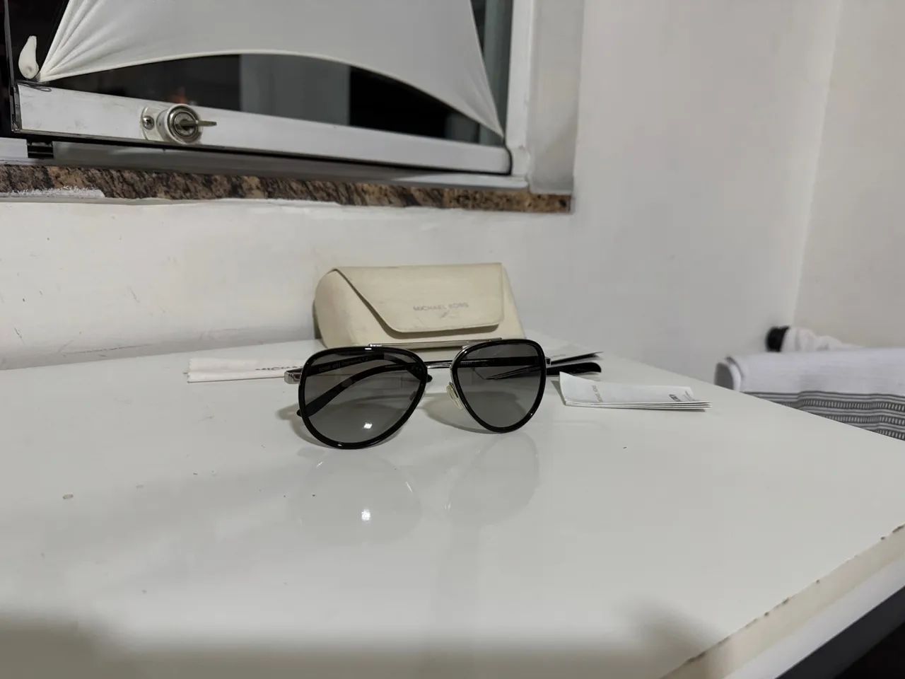 Óculos de Sol Michael Kors - Aviador - Foto 5