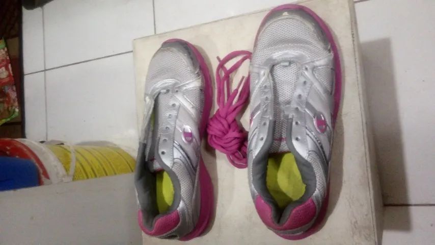 Tênis rosa e preateado D importado . - Foto 4