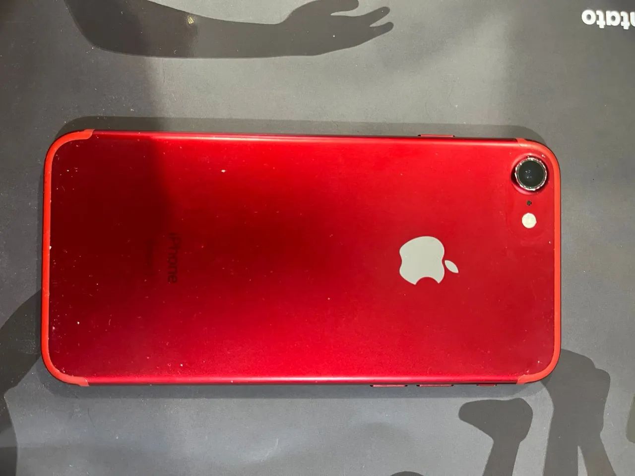 iPhone 7 Red 128 GB docomo