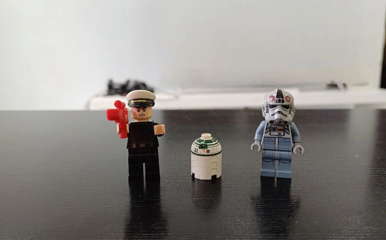 Lego star wars minifigures e androide