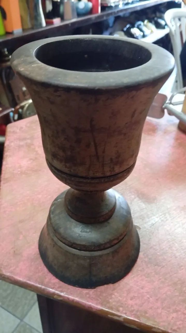 Taça de madeira antiga