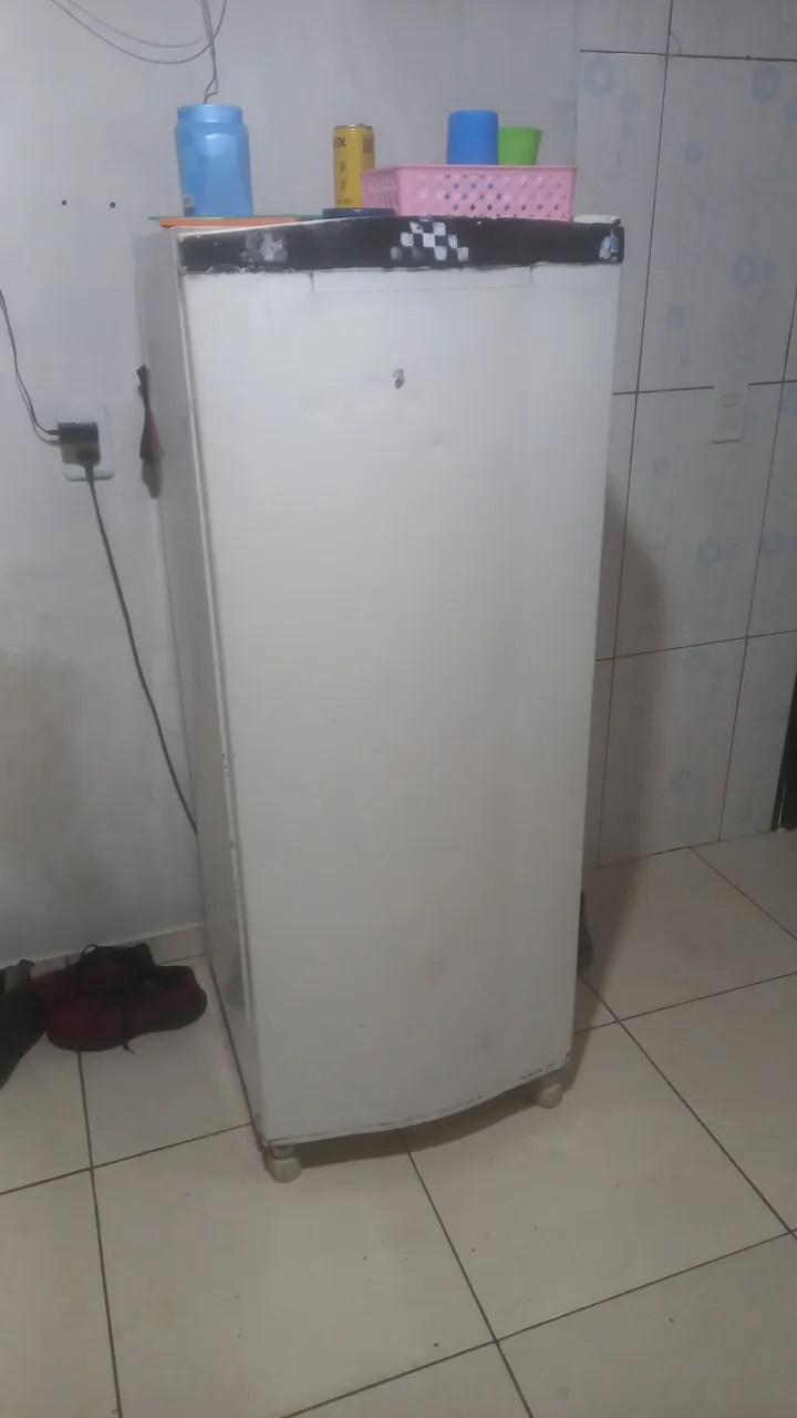 Geladeira consul estado usado mais tudo funcionando sem defeito