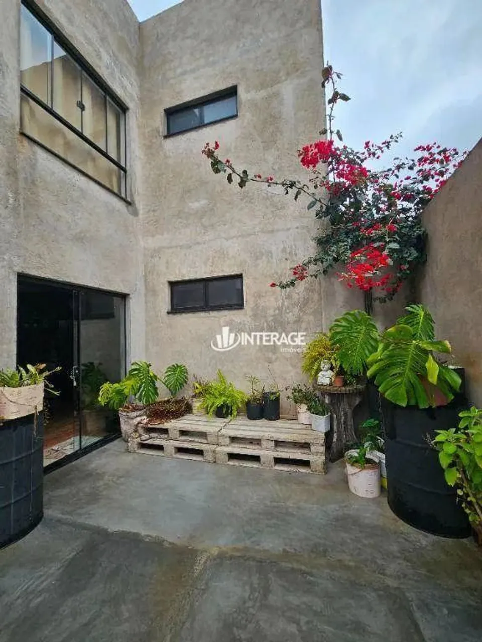 Sobrado com 2 Quartos para alugar, 102 m² por R$ 2.835/mês - Santa Felicidade - Curitiba/P