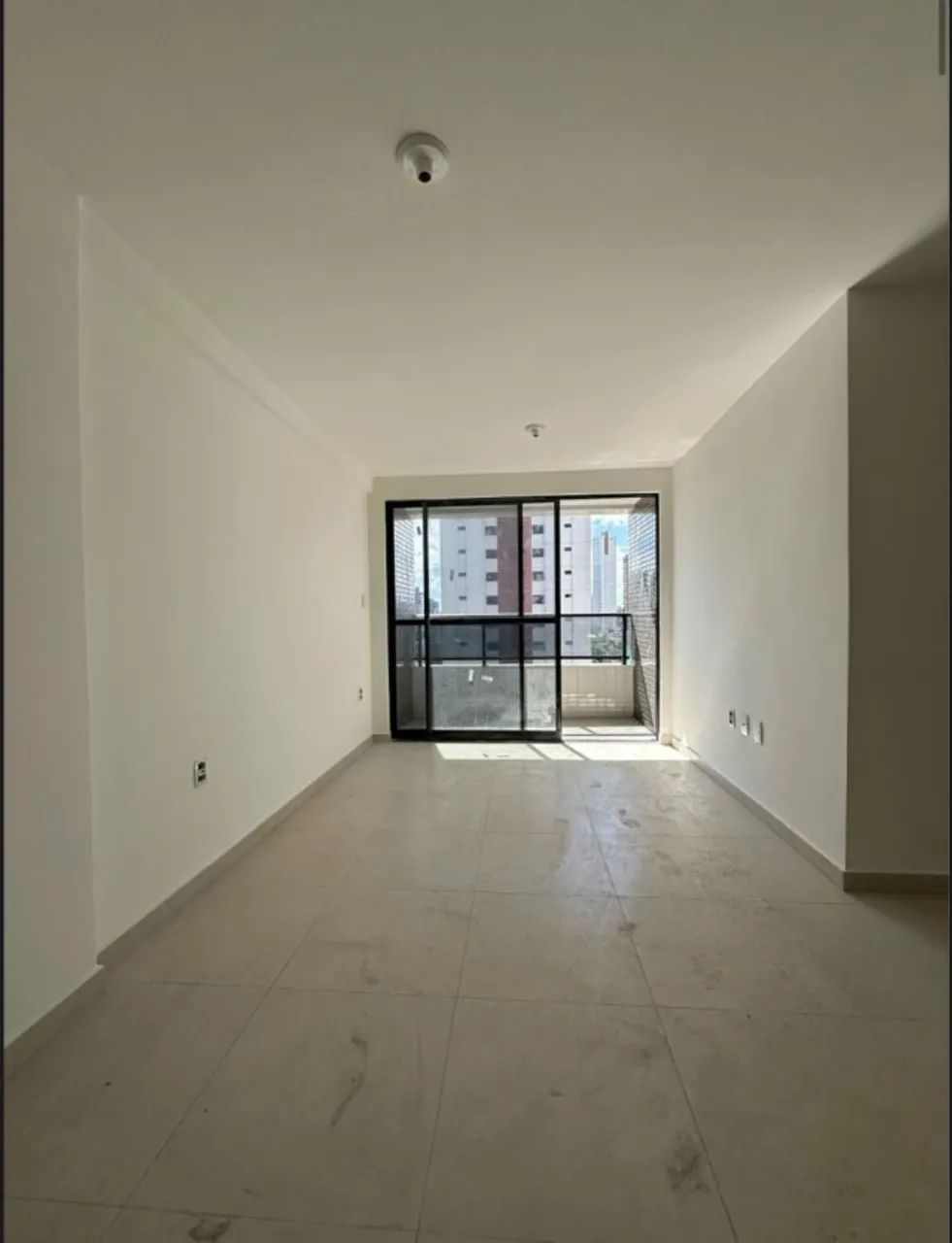 Apartamento em Manaíra com 3 quartos, sendo 1 suíte e com varanda 