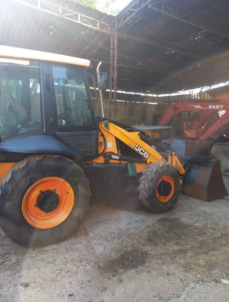 Retroescavadeira JCB 4CX - Foto 2