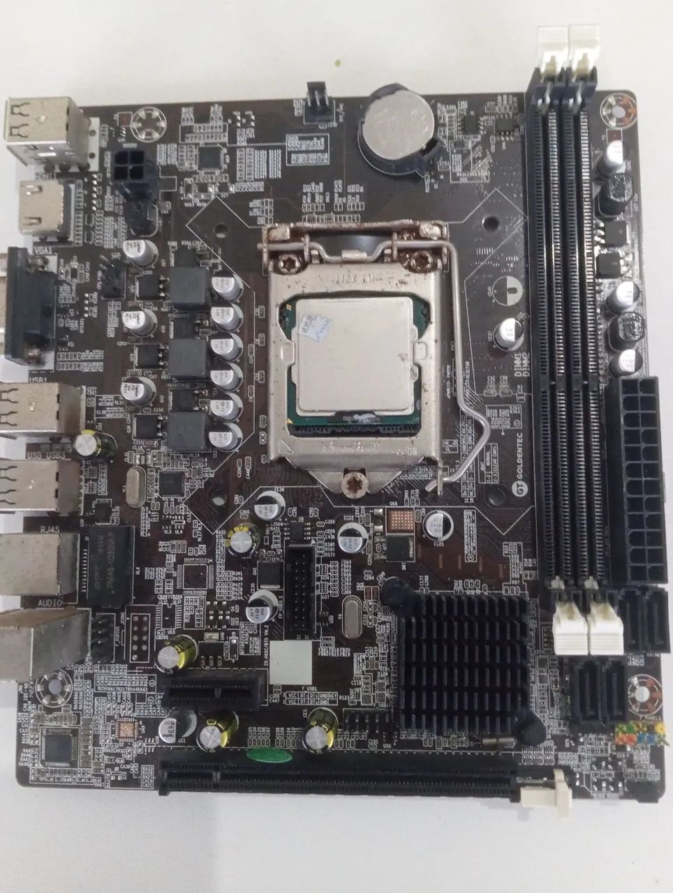 placa-mãe Micro-ATX com socket LGA 1155   chipset Intel H61 ou B75