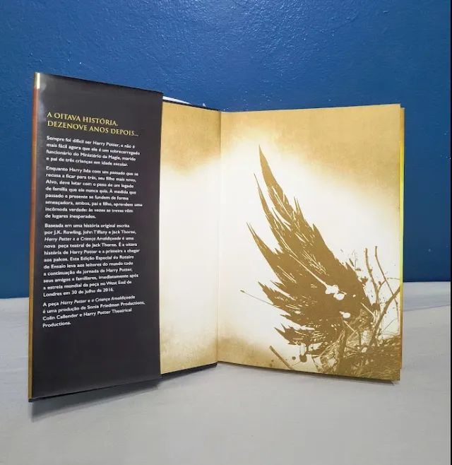 LIvro Harry Potter e a Criança amaldiçoada - Foto 2
