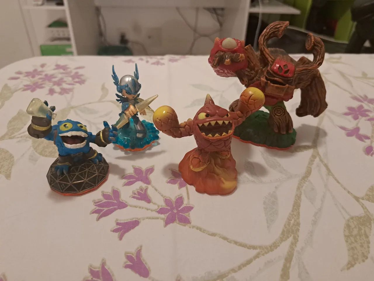 Bonecos skylander Giants