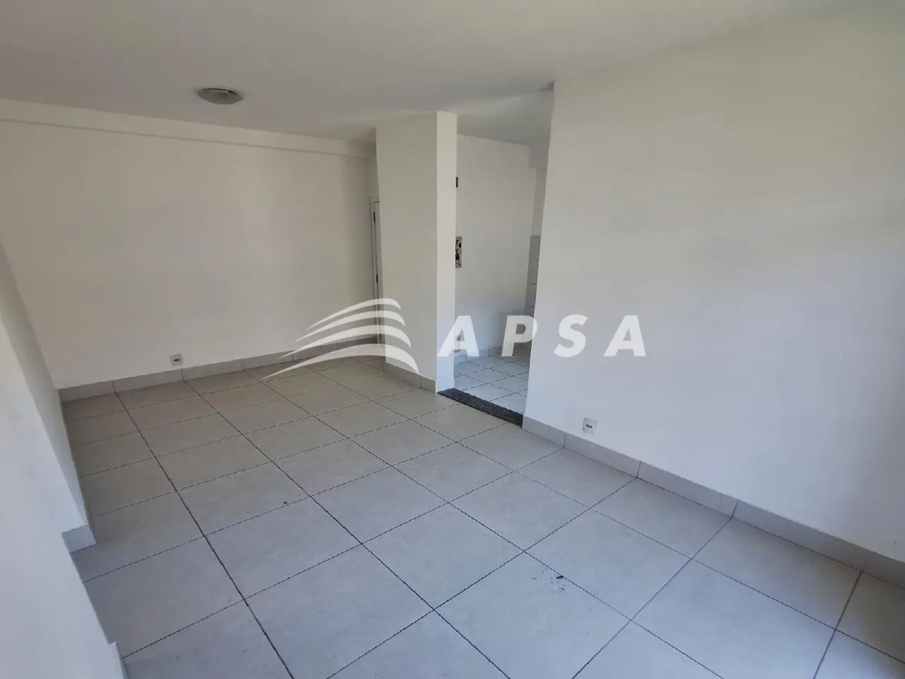 EM 45 M², CADA ESPAÇO FOI PLANEJADO PARA OFERECER CONFORTO E FUNCIONALIDADE. A SALA ILUMIN - Foto 5