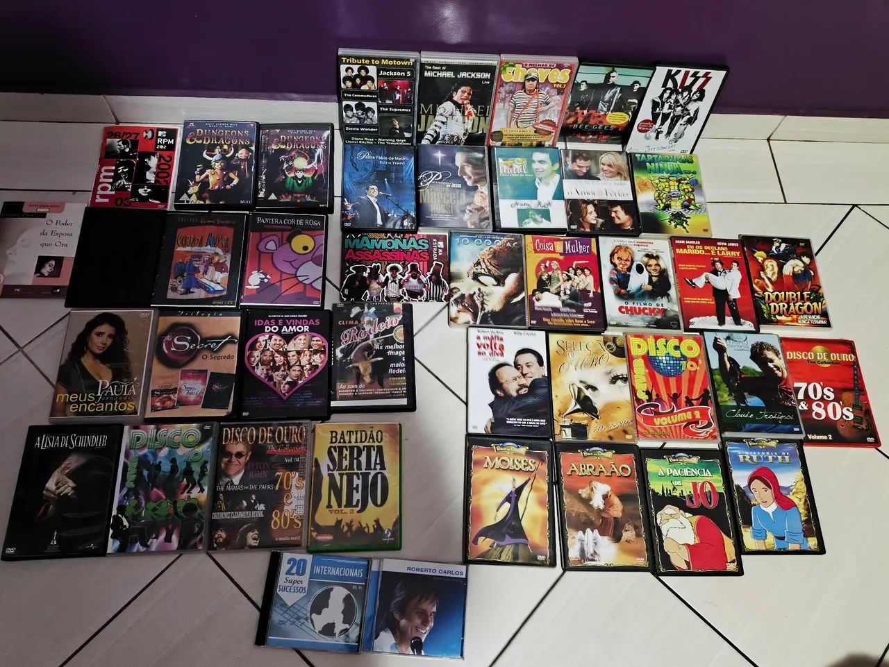 Lote com 42 Dvd de música + filmes  - Foto 4