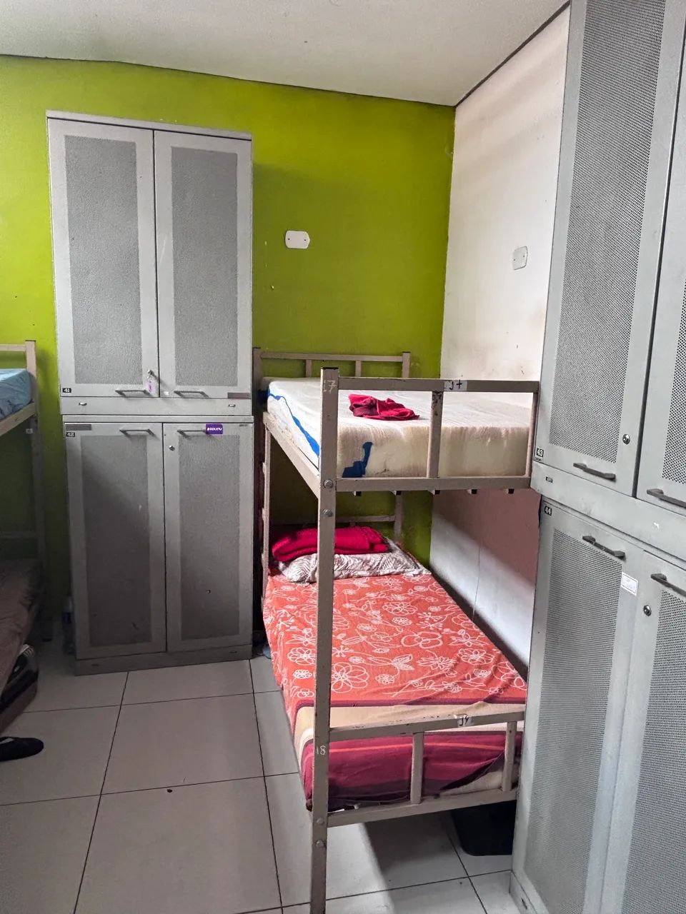 Metrô Belém - Quartos Para Rapazes na Waka Pensão  - Foto 2
