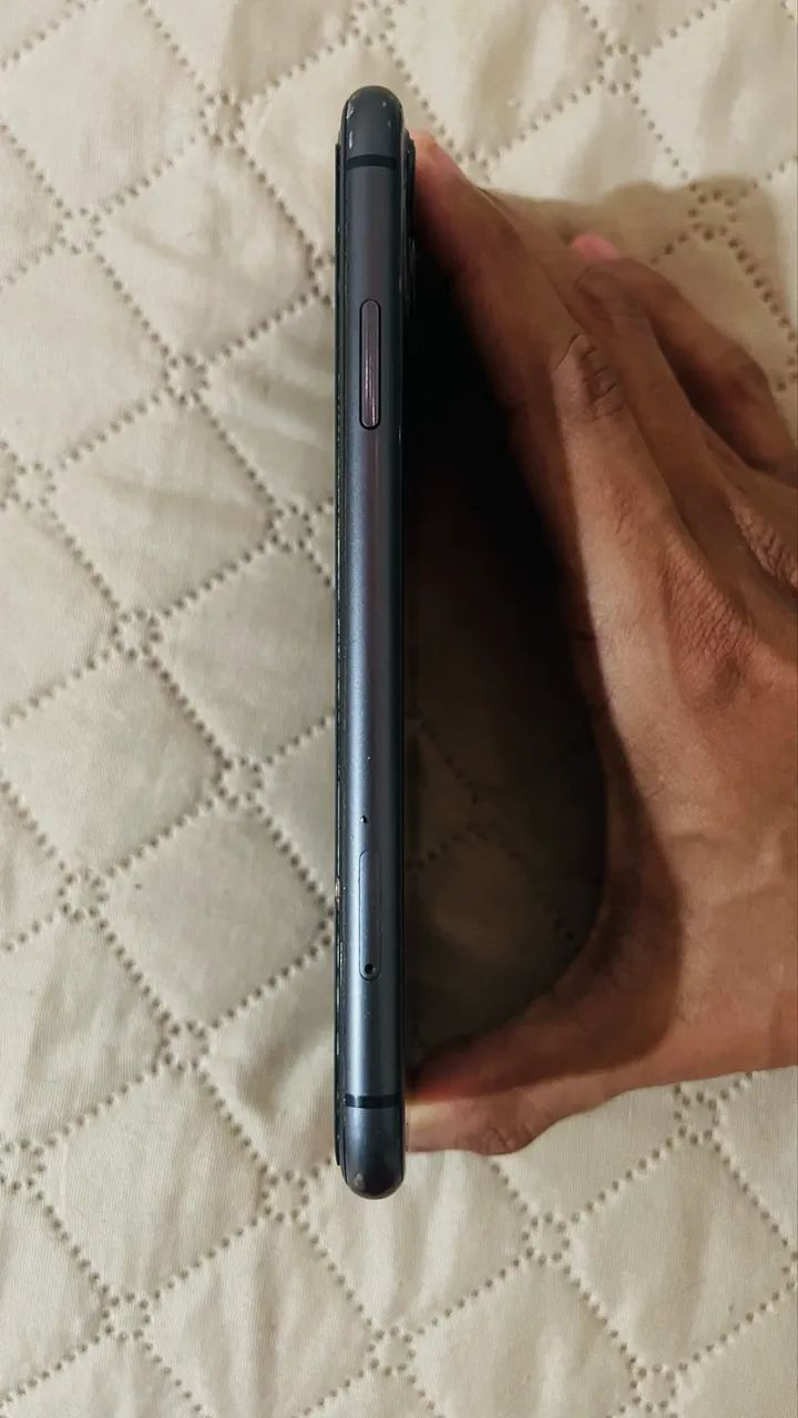 iPhone 11 64 GB Oportunidade  - Foto 4