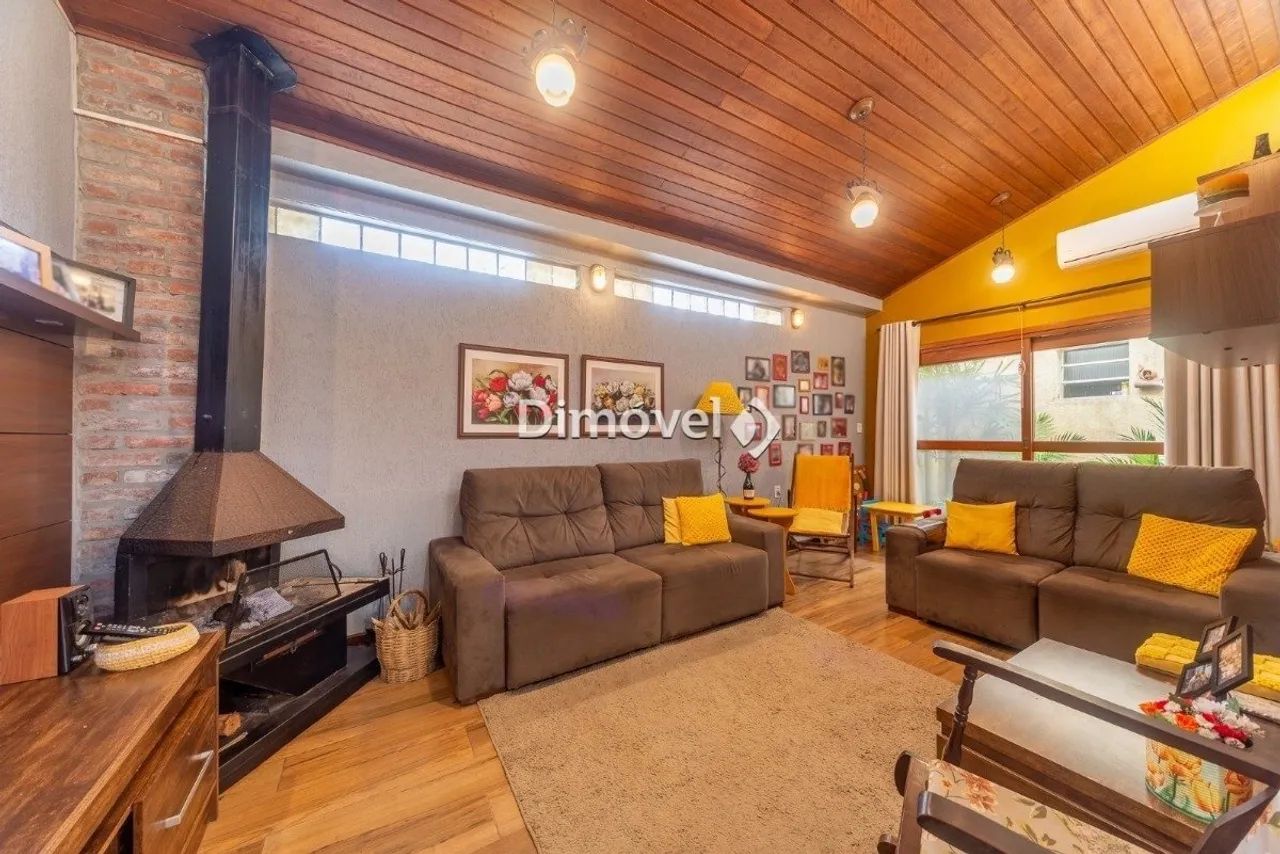 ALUGUEL, CASA no Bairro CRISTAL, Porto Alegre.