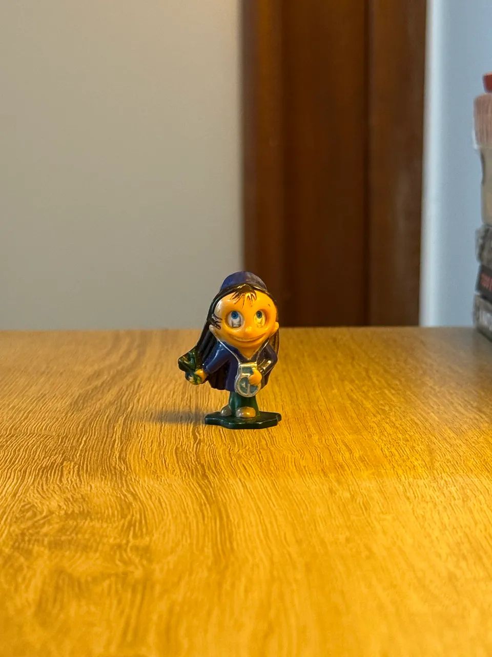 miniatura kinder surpresa lauryne plague