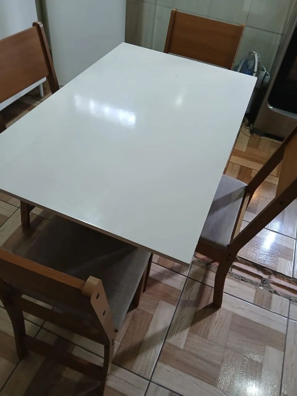Mesa 4 cadeiras 