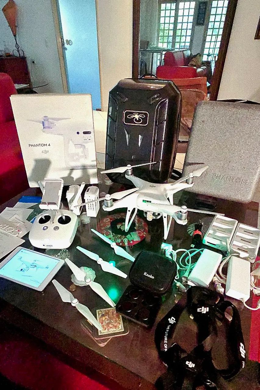 Drone DJI Phantom 4 Pro - Kit Profissional Fly More Full 4k - Estabilidade E Desempenho.<br>