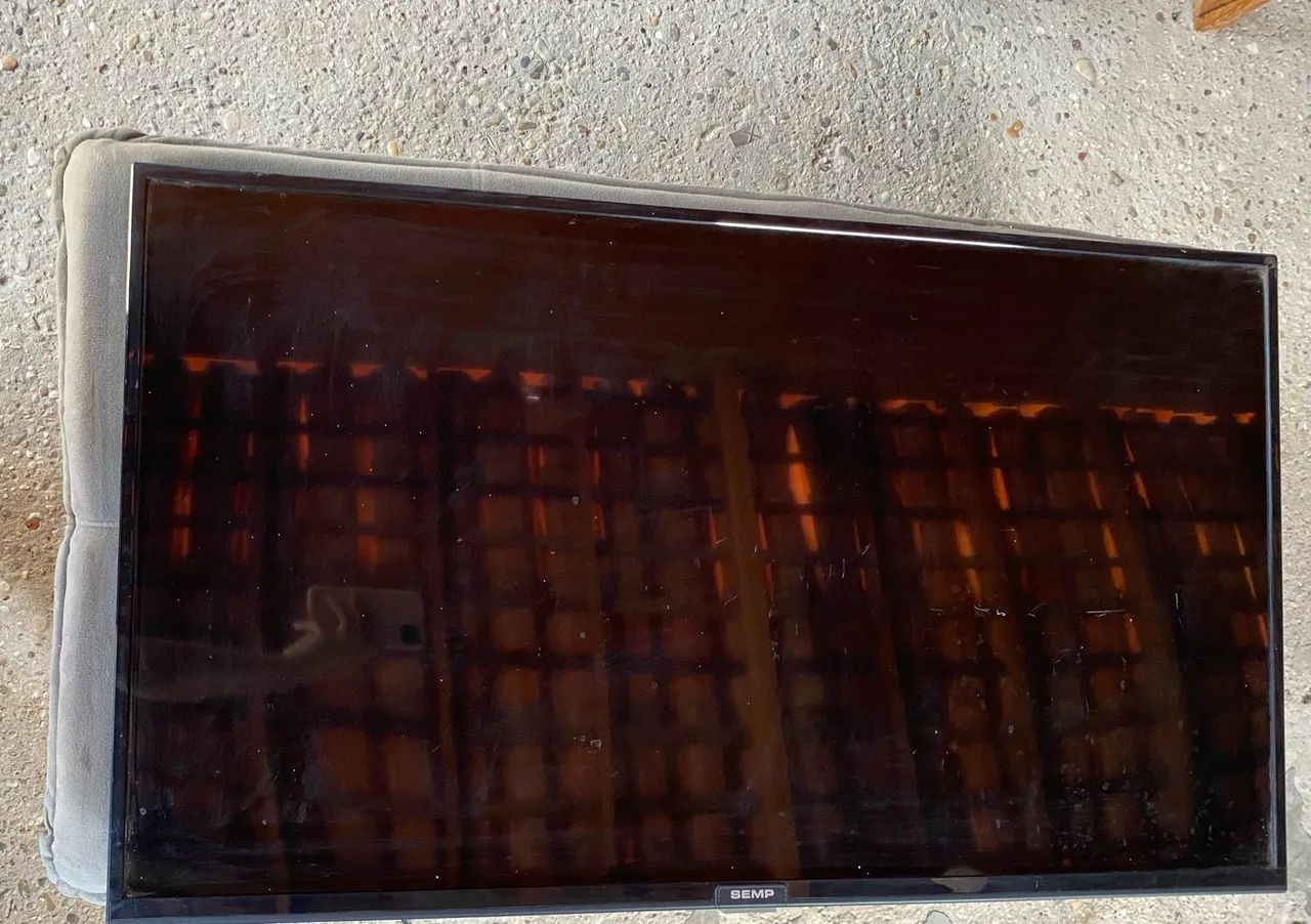Vende-se TV SEMP 43 polegadas