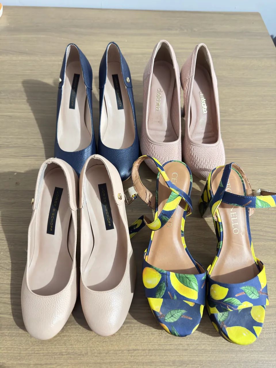Scarpin em desapego 50reais cada