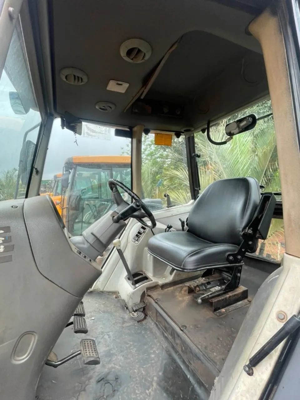 Trator Valtra BM 110 4x4 Ano 2012 - C/Cabine - Foto 3