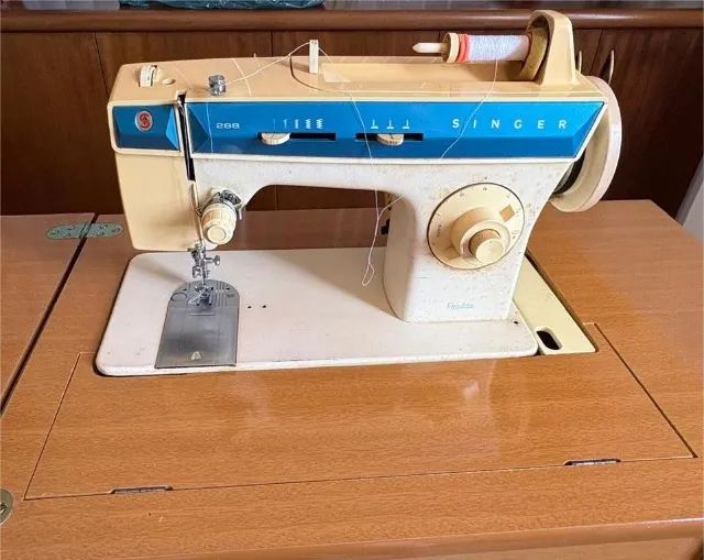 Máquina de costura Singer