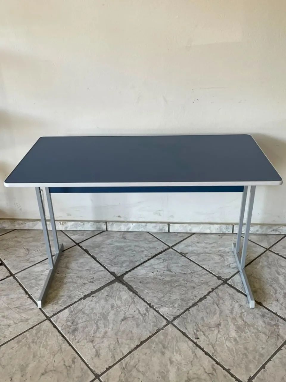 MESA DE PÉ DE FERRO - Foto 2