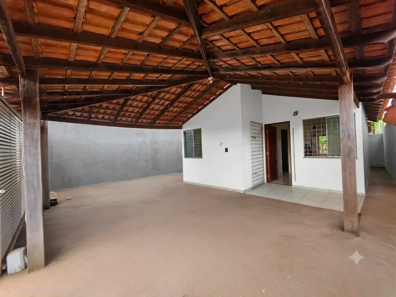 Casa com 2 Quartos Sendo 1 Suíte - Residencial Uirapuru 2