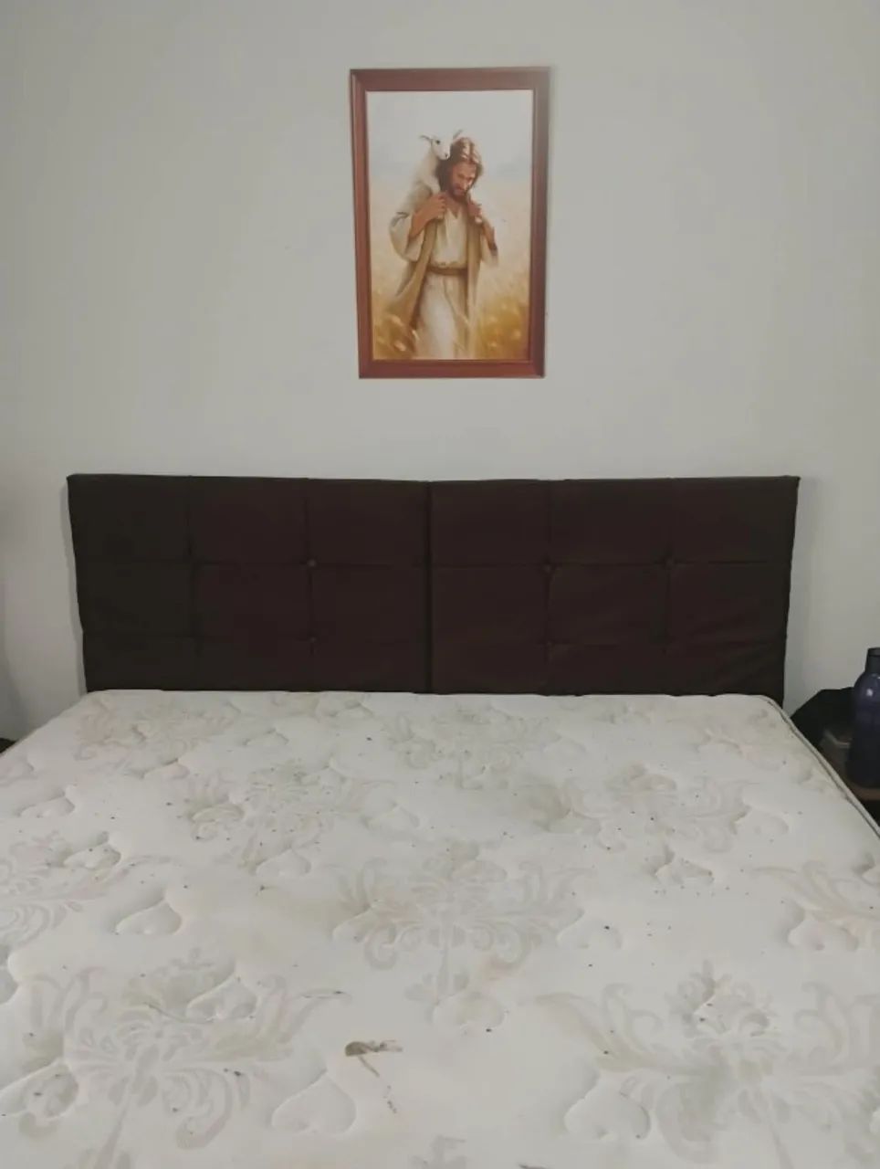 Cama QUEEN,  acompanha a cabeceira, base e colchão. - Foto 3