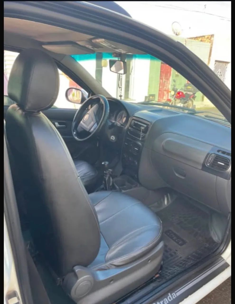 Fiat Strada Working Hard 1.4 Fire Flex 8V CE 2015 - Foto 4