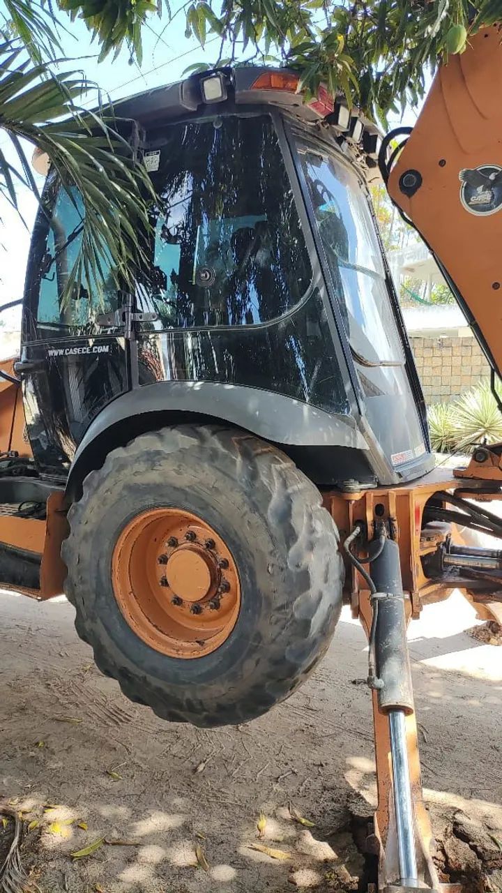 Retroescavadeira 580N 4x4 2015 - Foto 4