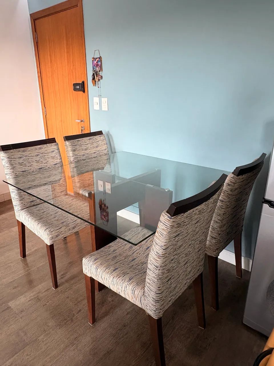 Mesa madeira/vidro com 4 cadeiras  - Foto 4