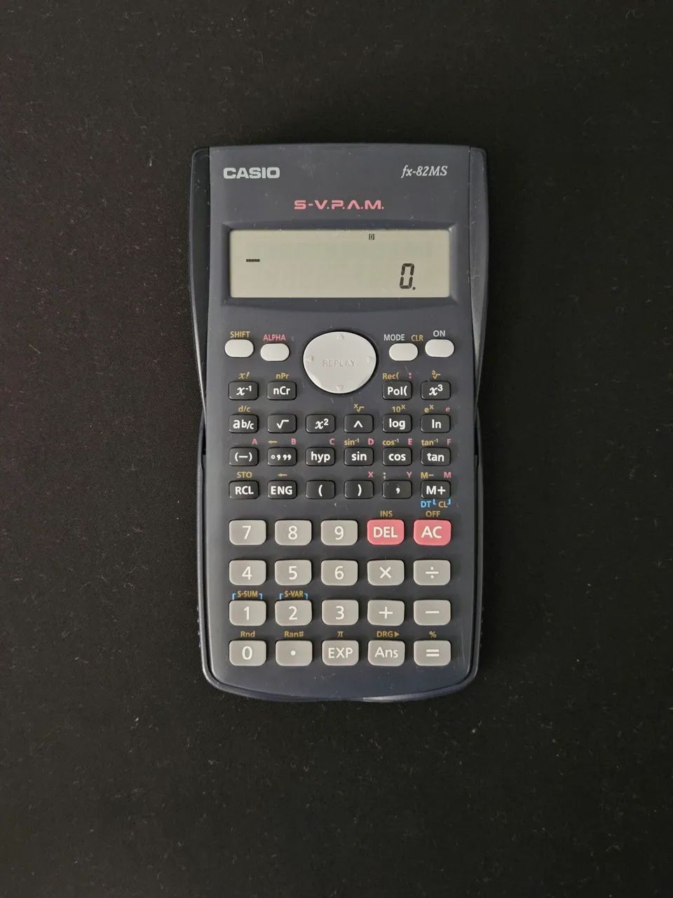 Calculadora Científica CASIO fx-82MS