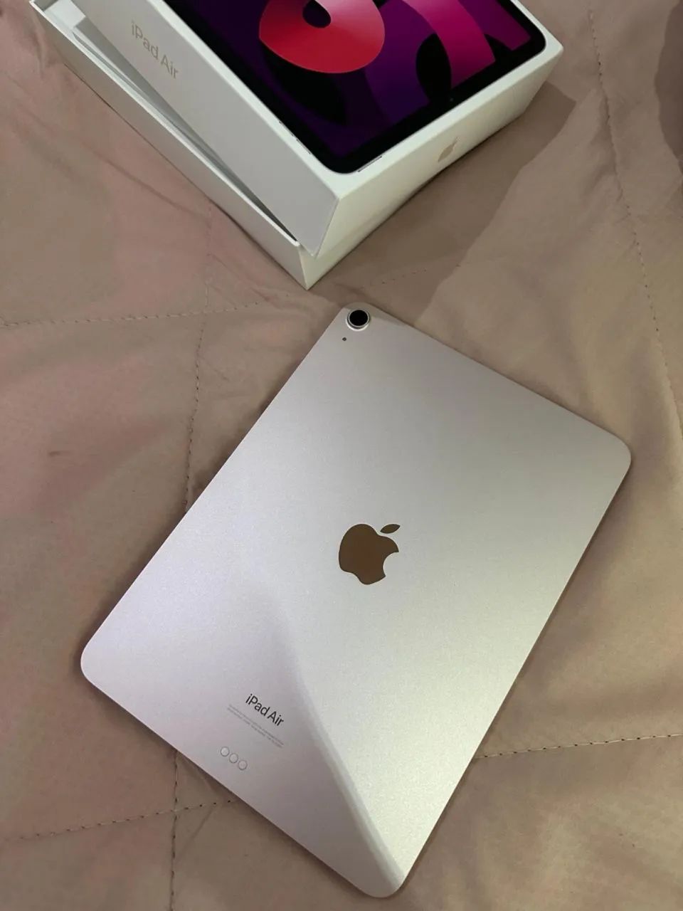 Ipad Air 5ª Geração 10,9 Polegadas 64gb - Ouro Rosa e Apple Pencil 2° geração Branco - Foto 2