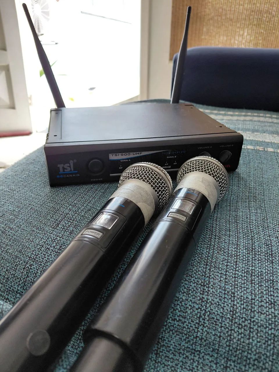 Mesa de som / Microfone sem fio ( troco ) - Foto 2
