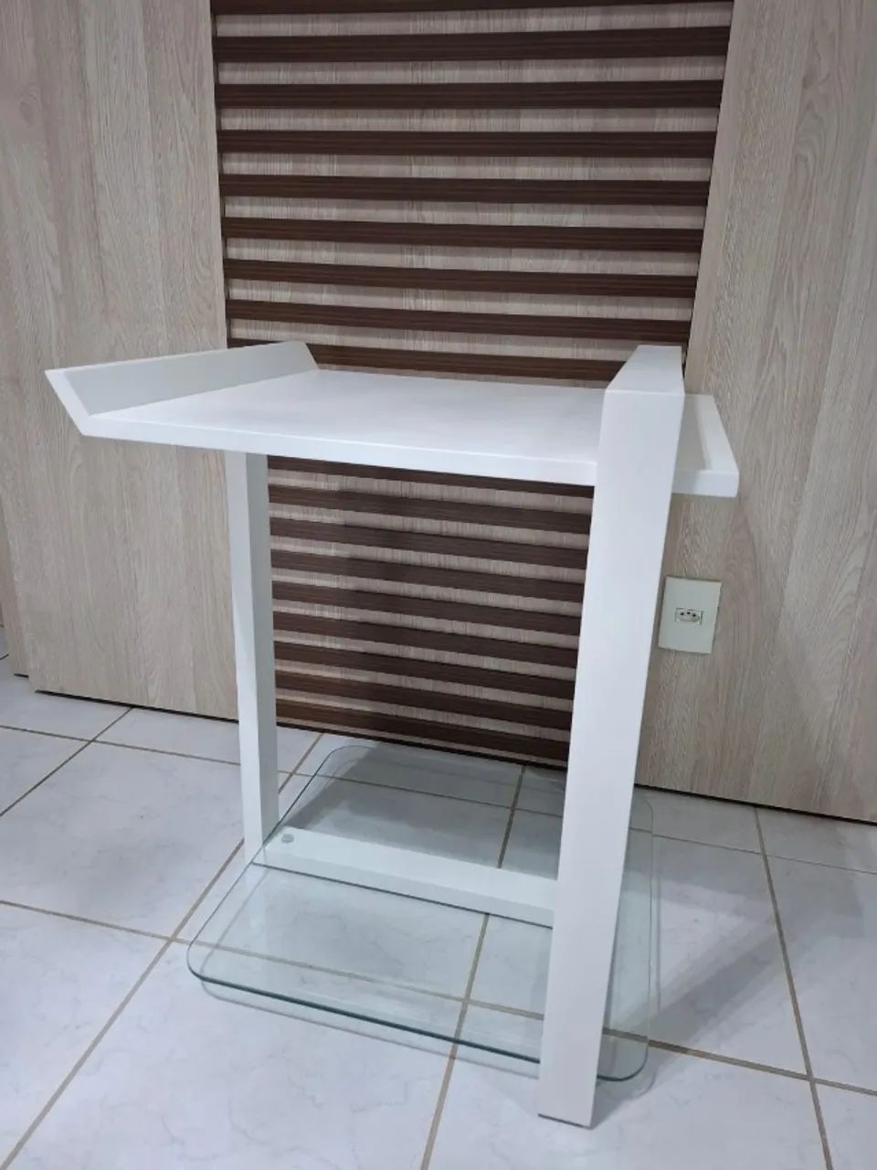 Mesa de Apoio Moderna com Base em Vidro65581381033090122