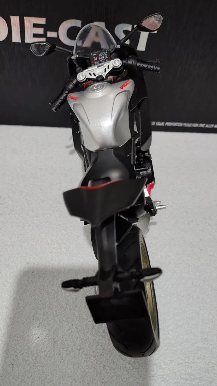 Miniatura da Moto Ducati Panigali  Escala:1:09 - Foto 4