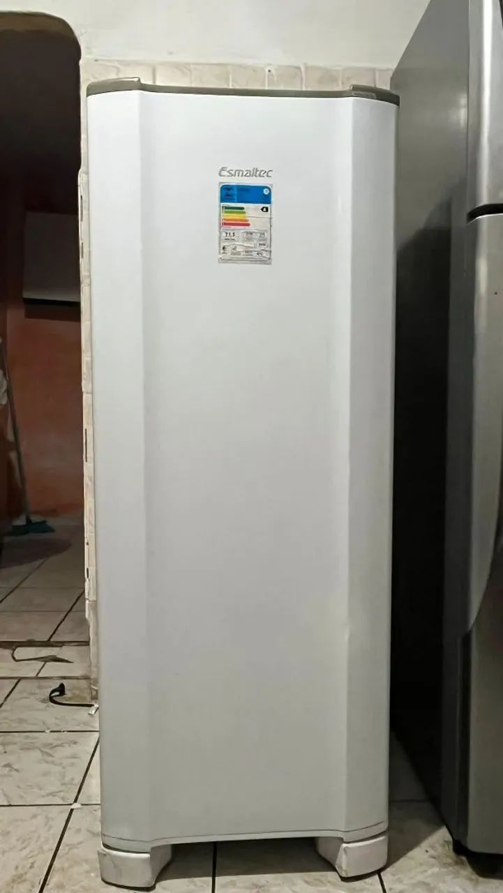 Geladeira Esmaltec 