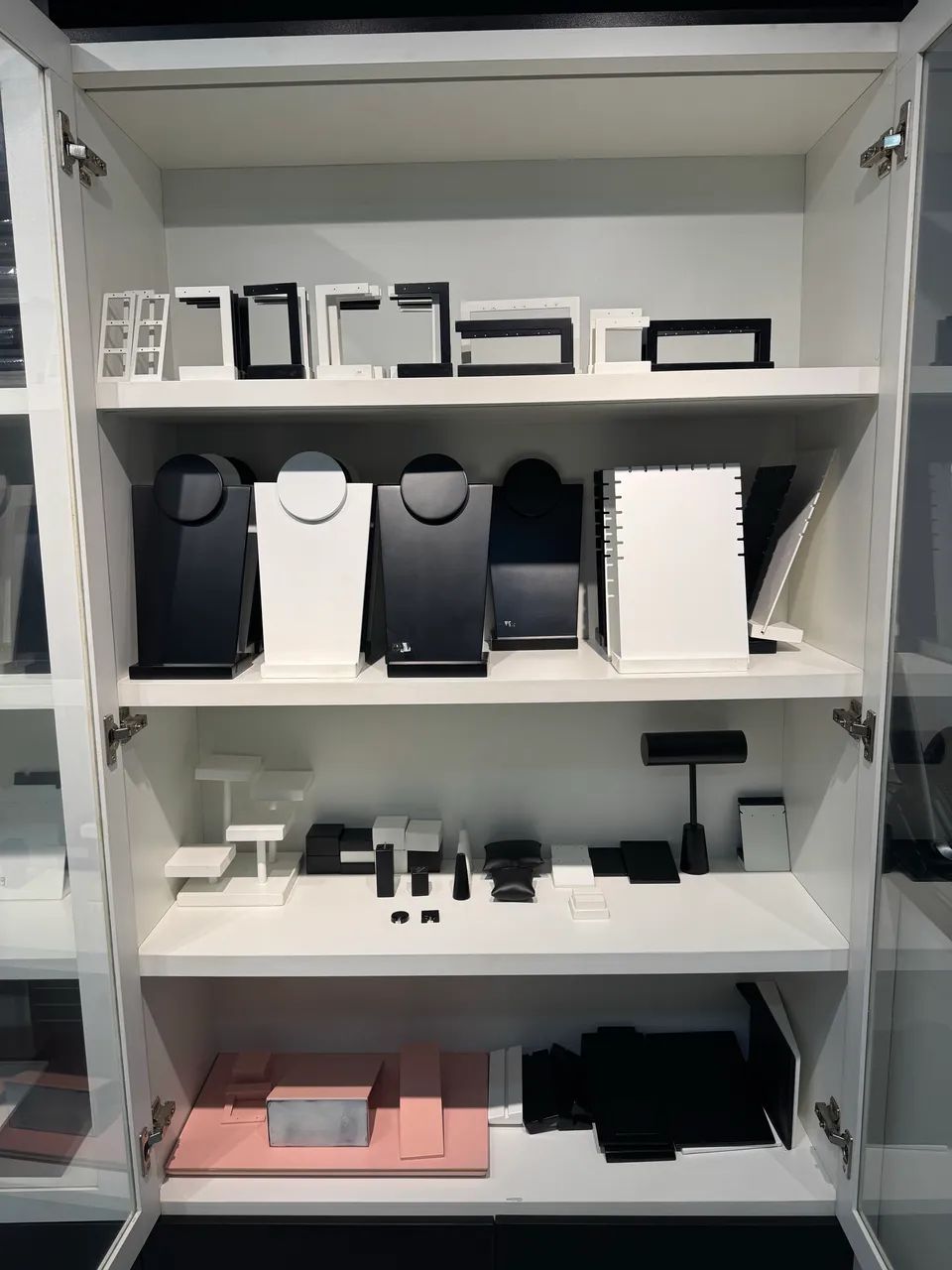 Expositores para joias e semi joias  loja completa - Foto 4