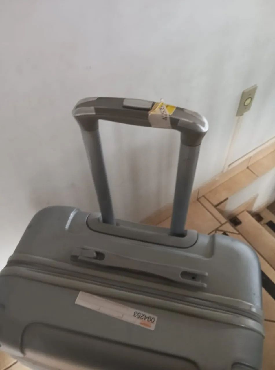 Duas malas GRD em bom estado, pequenos defeitos. - Foto 2