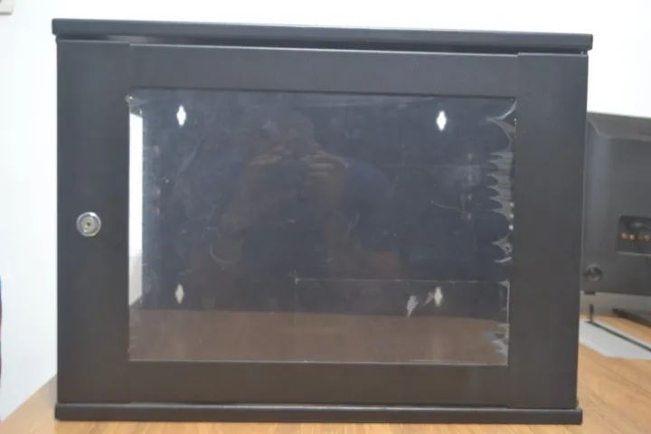 Mini Rack de Parede 10U 19? com Bandeja - Ideal para DVR, CFTV, Roteador e Redes